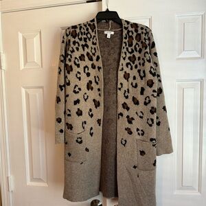Nine West Leopard print sweater cardigan, coatigan w/ pockets.Size M. Worn once.